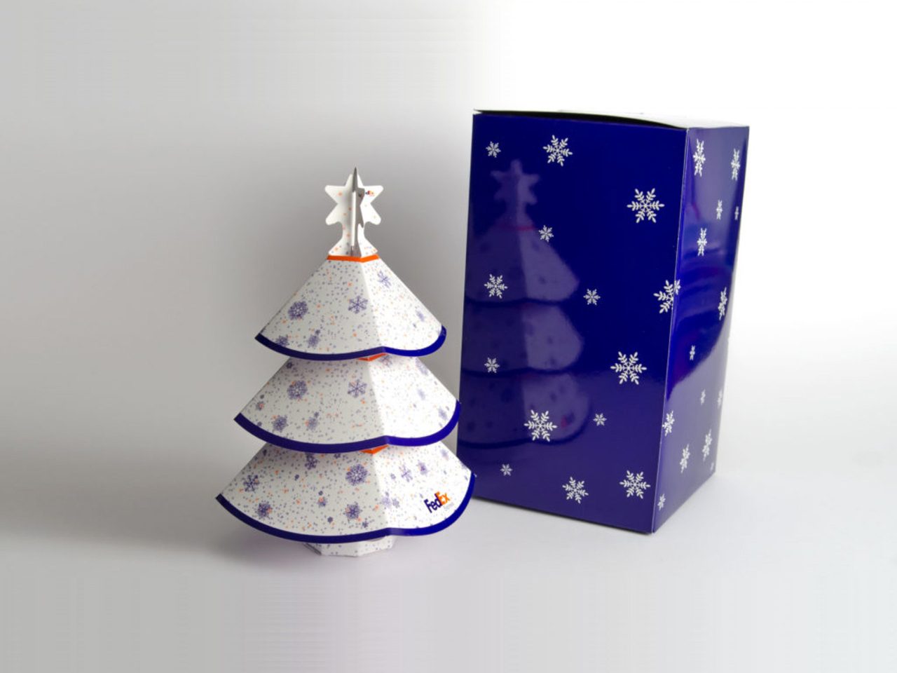 Albero Natale in Cartotecnica - Packaging Personalizzato. 