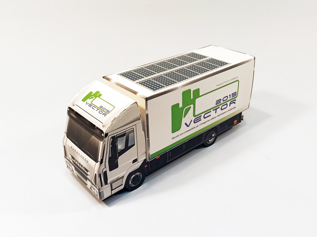Camion Iveco Vector - Packaging Personalizzato. 